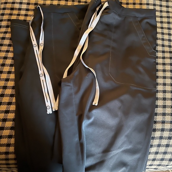Wonderwink black scrub pants - Picture 5 of 5